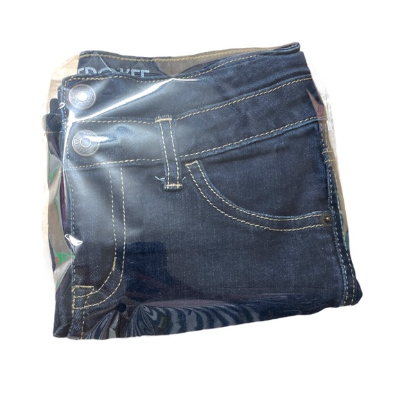 ✨DARK BLUE JEAN SHORTS✨ - Picture 6 of 6